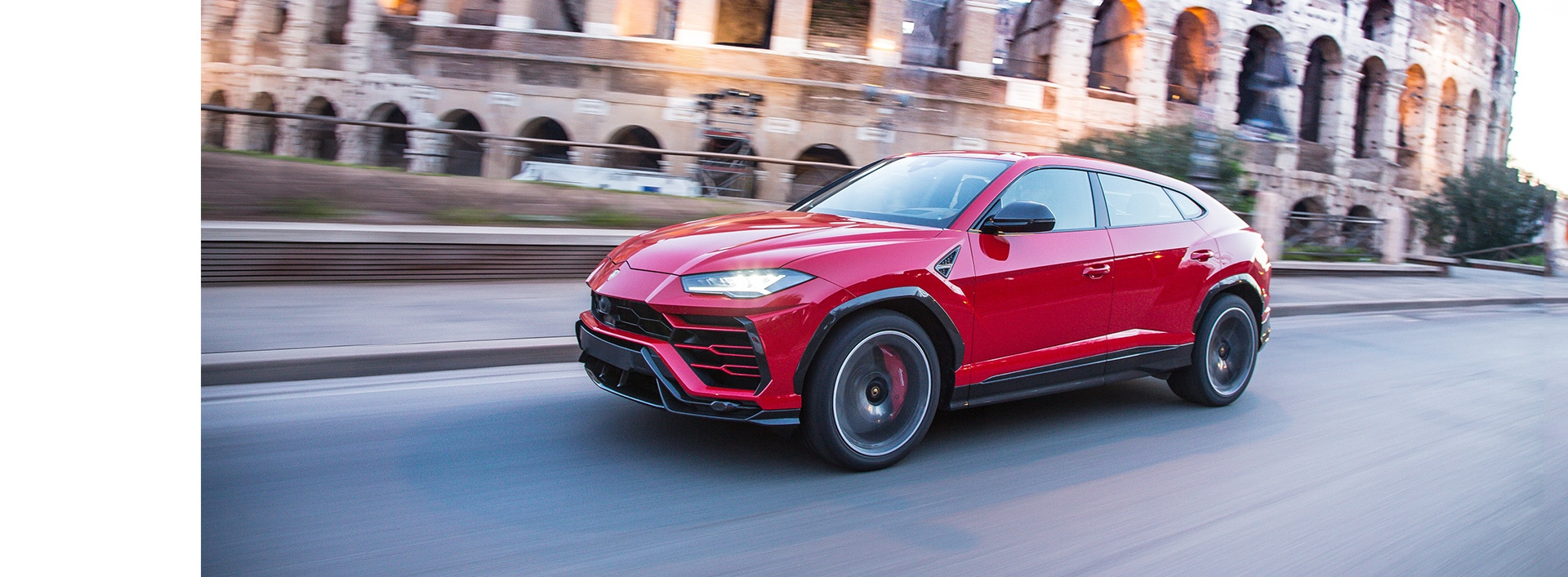 urus_over_01