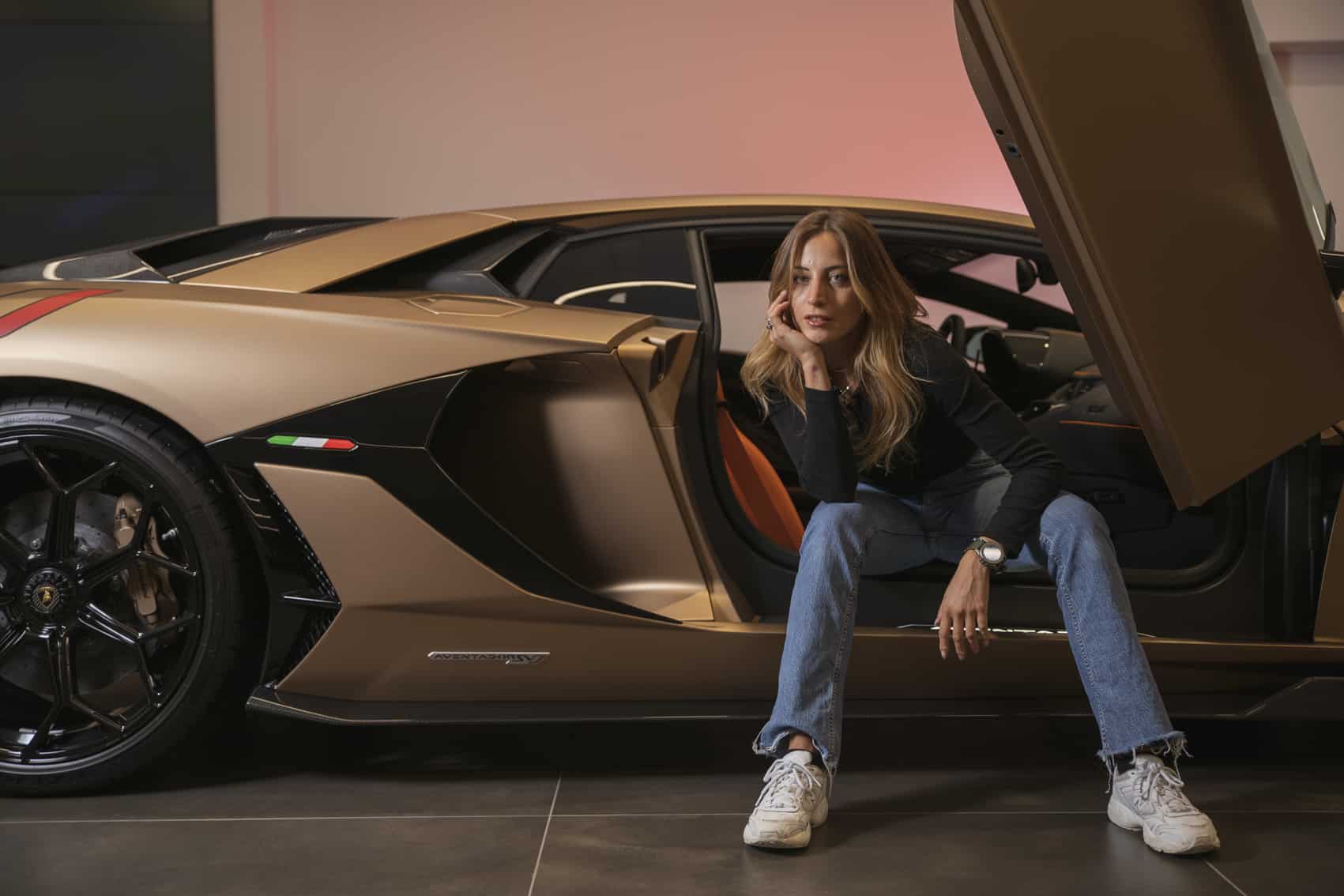 La pilote de rallye Rebecca Busi rejoint Lamborghini Genève